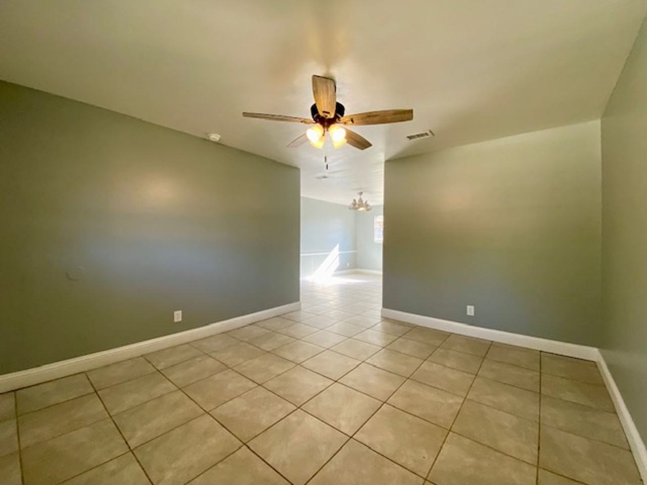 3437 Red Bud Ln - Photo 3 of 18