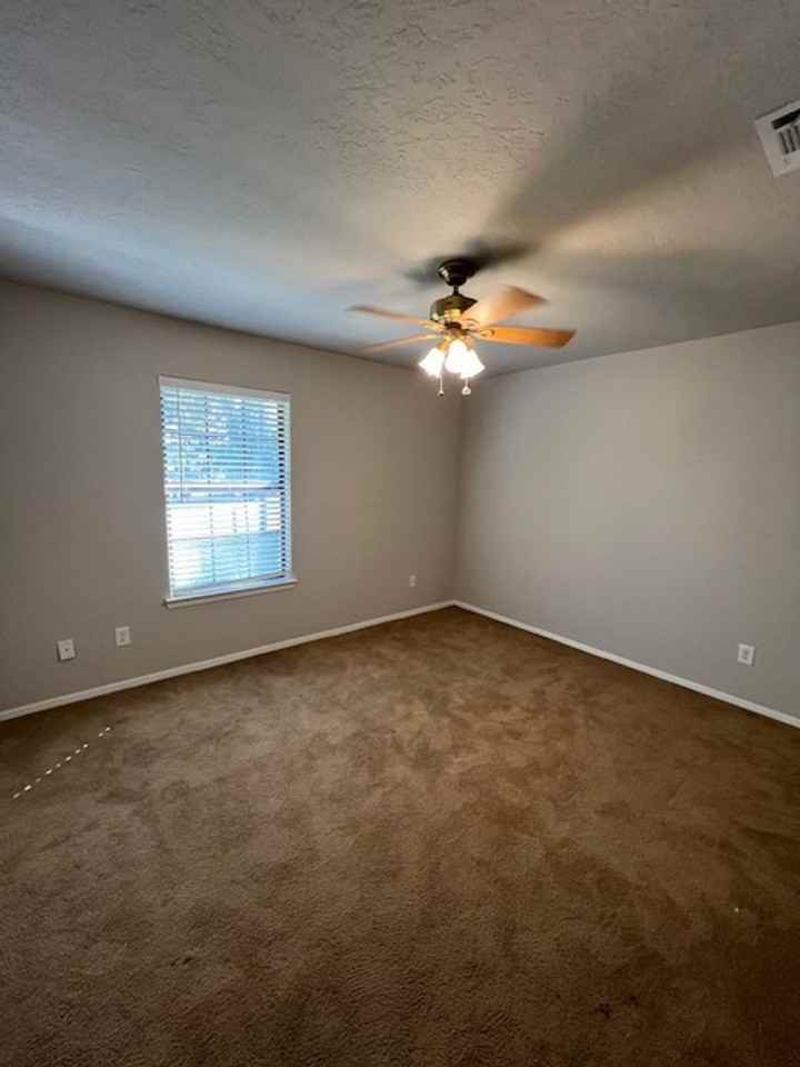 608 Crestwood Drive - Photo 6 of 21