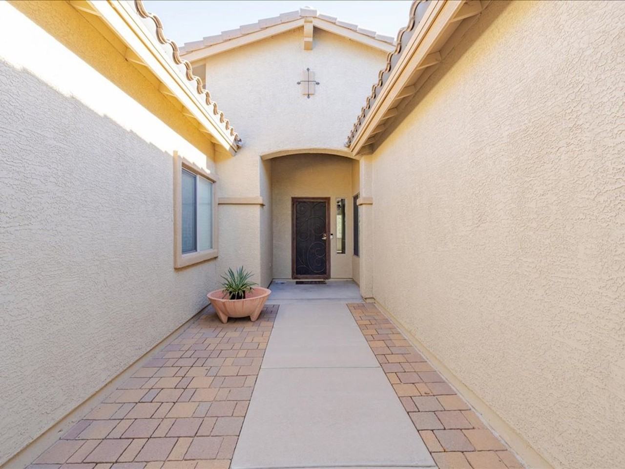 9422 E Indigo Mountain Way - Photo 5 of 47