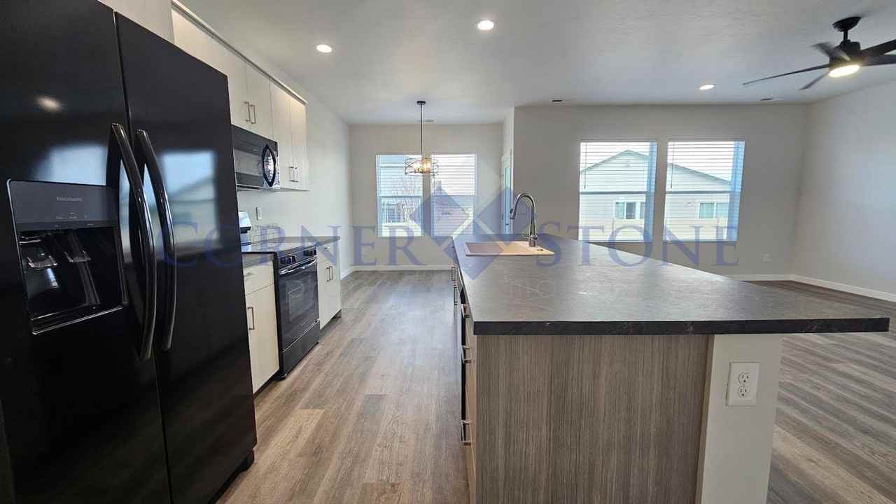 3540 W Devotion Dr - Photo 4 of 20