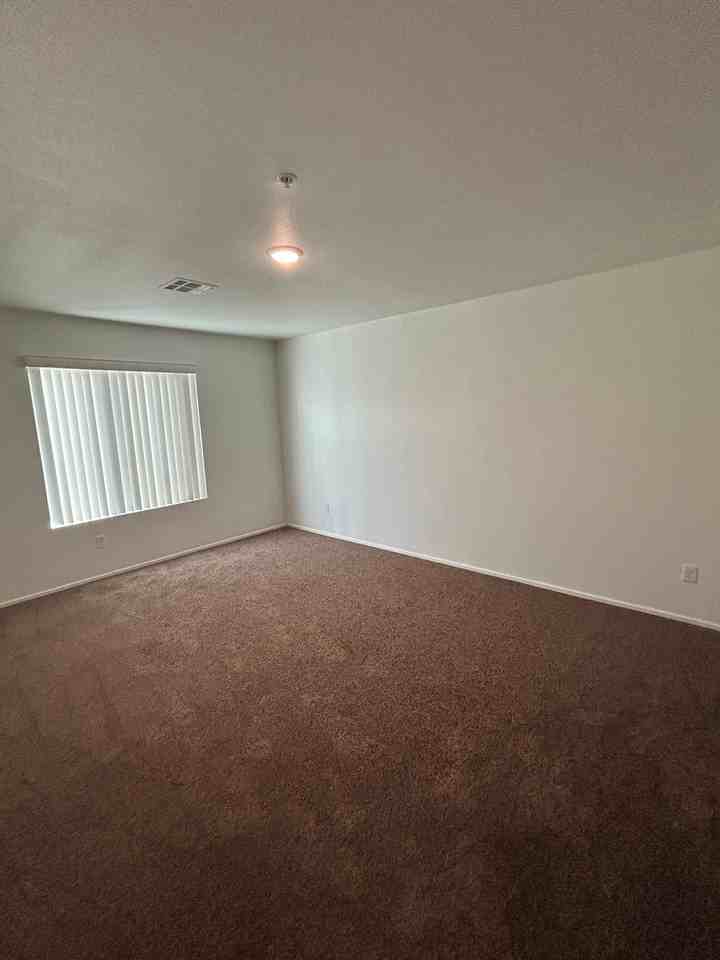 7277 E 37th St - Photo 6 of 13