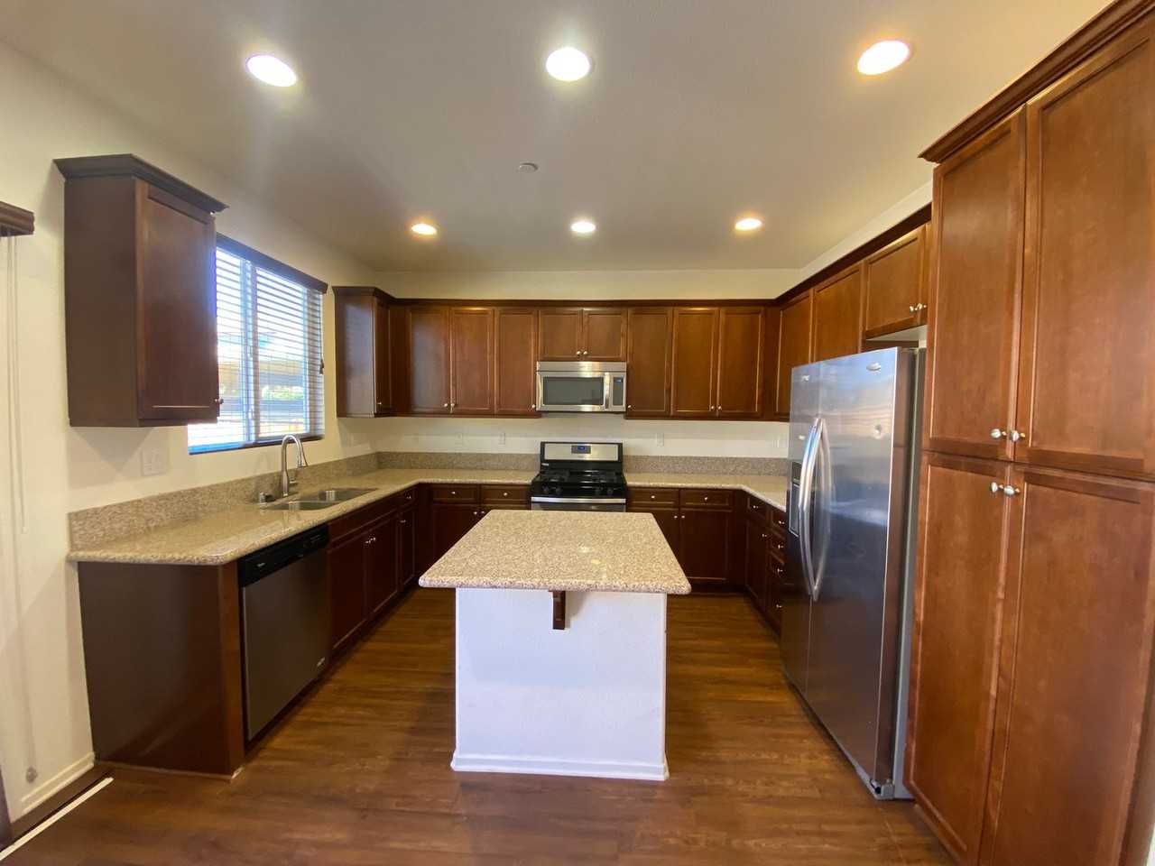 3405 Leopard Ct - Photo 5 of 16