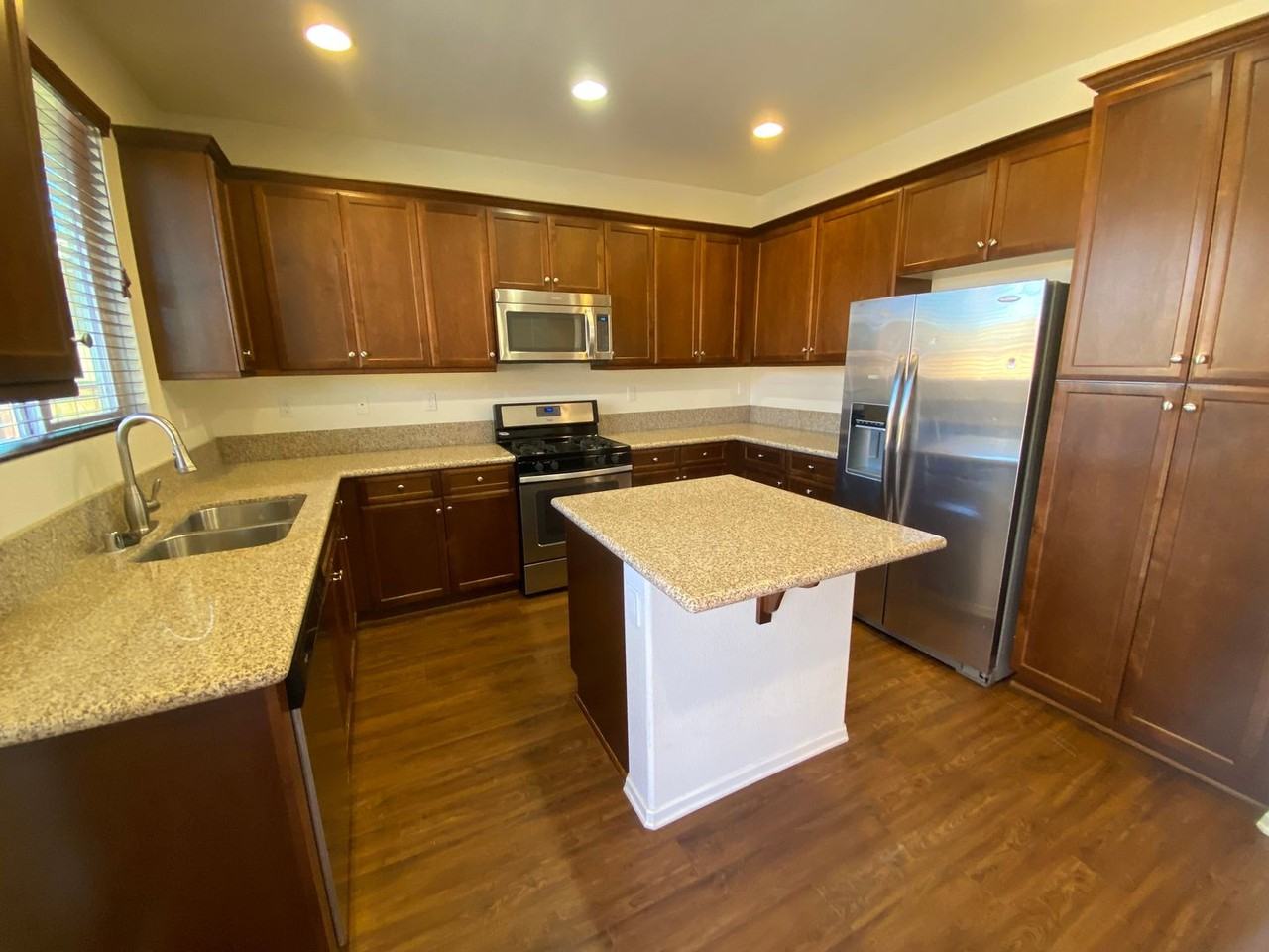 3405 Leopard Ct - Photo 6 of 16