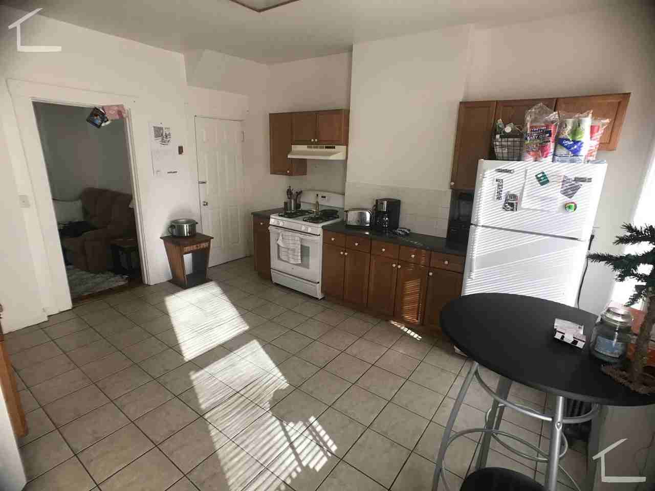 22 Pratt St - Photo 7 of 8