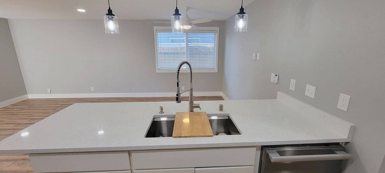 407 Southeast 117th Avenue - Photo 3 of 33
