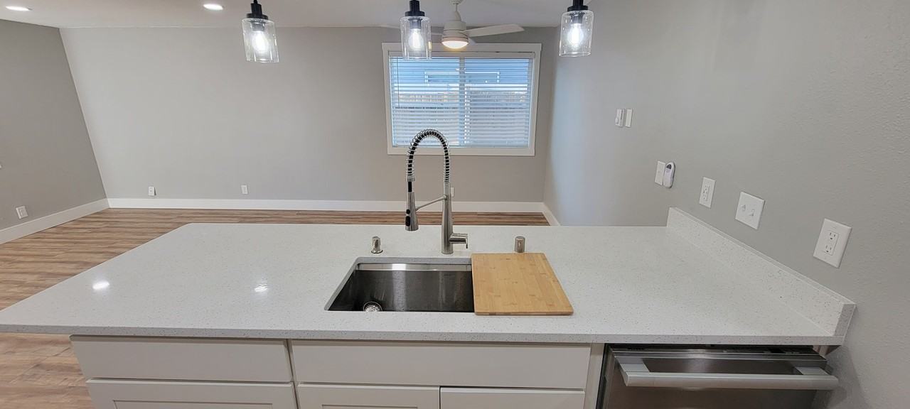 407 Southeast 117th Avenue - Photo 4 of 33
