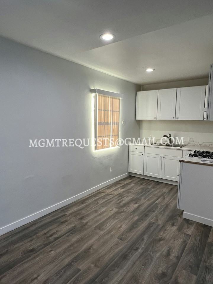 607 East Walnut Street, Unit 6 - Photo 3 of 10