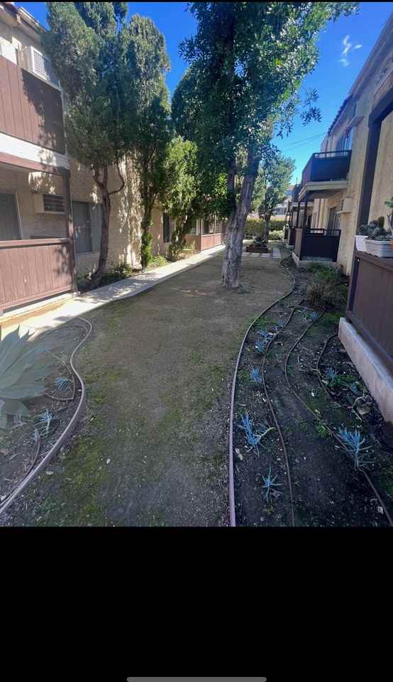 18433 Collins St #221 - Photo 5 of 17