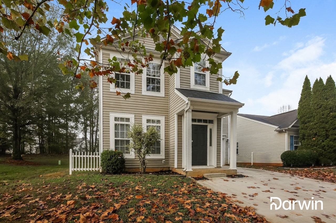 2732 Oasis Ln - Photo 2 of 15