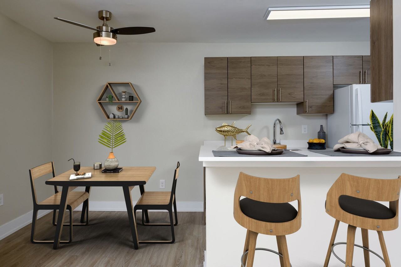 Algon Flats - Photo 2 of 21