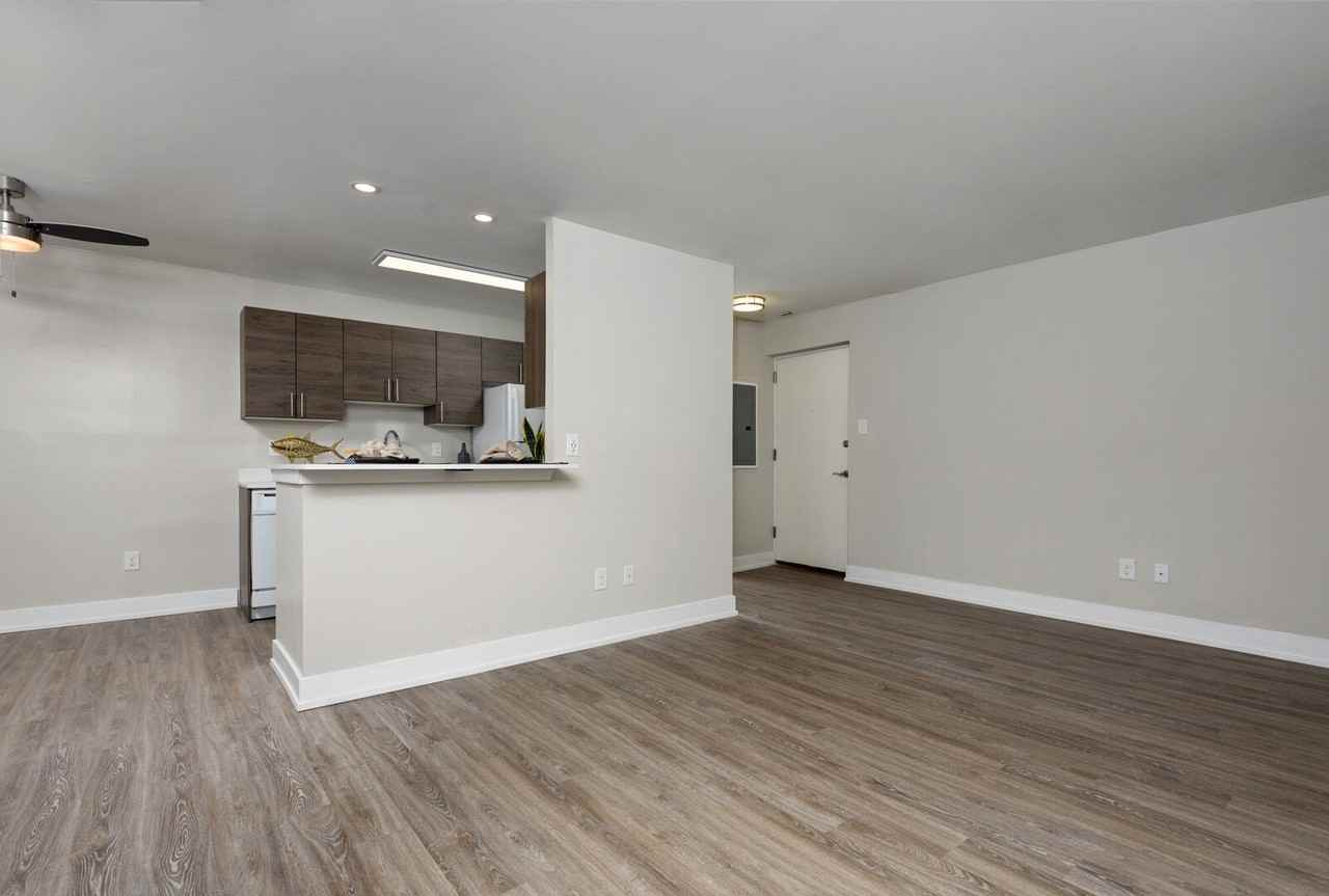 Algon Flats - Photo 4 of 21