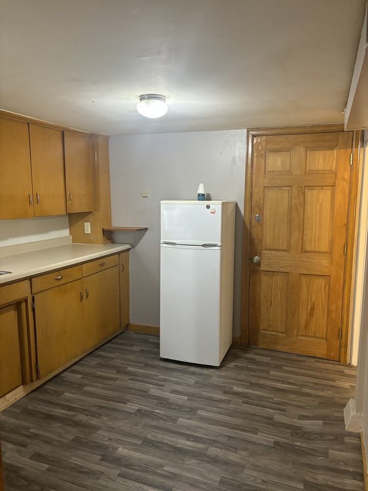 305 4th Avenue East - Photo 2 of 10