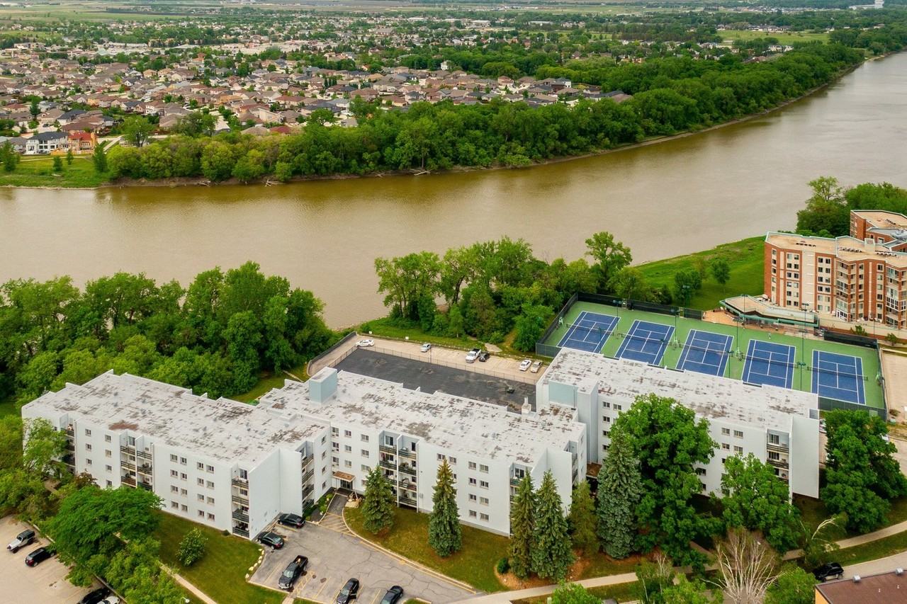 25 Valhalla Gardens - Photo 2 of 16