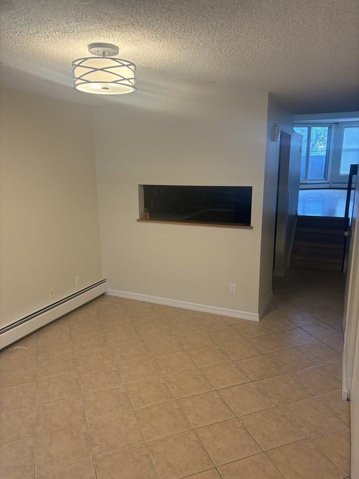 11122 83 Ave Nw - Photo 3 of 10