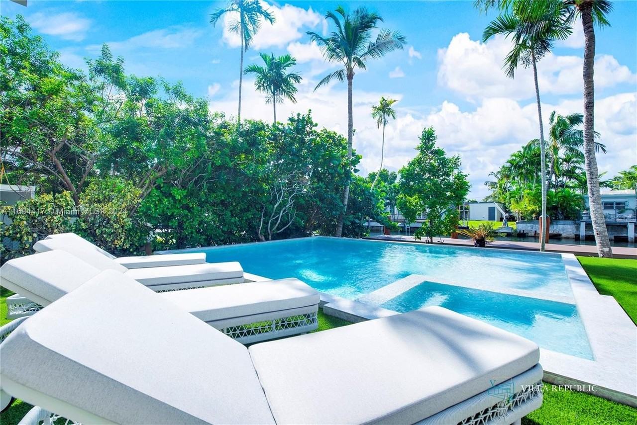 1200 Ne 87th St - Photo 2 of 50