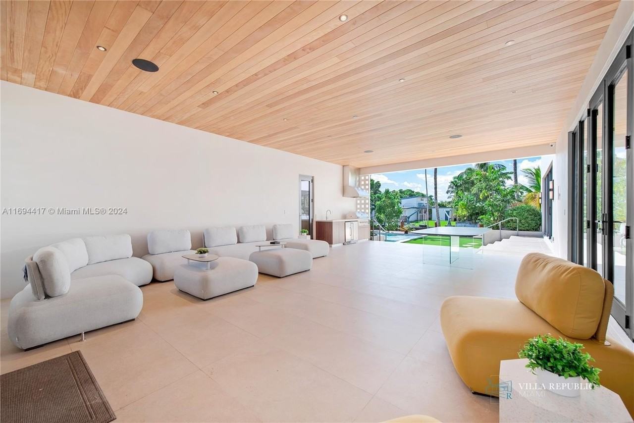 1200 Ne 87th St - Photo 6 of 50