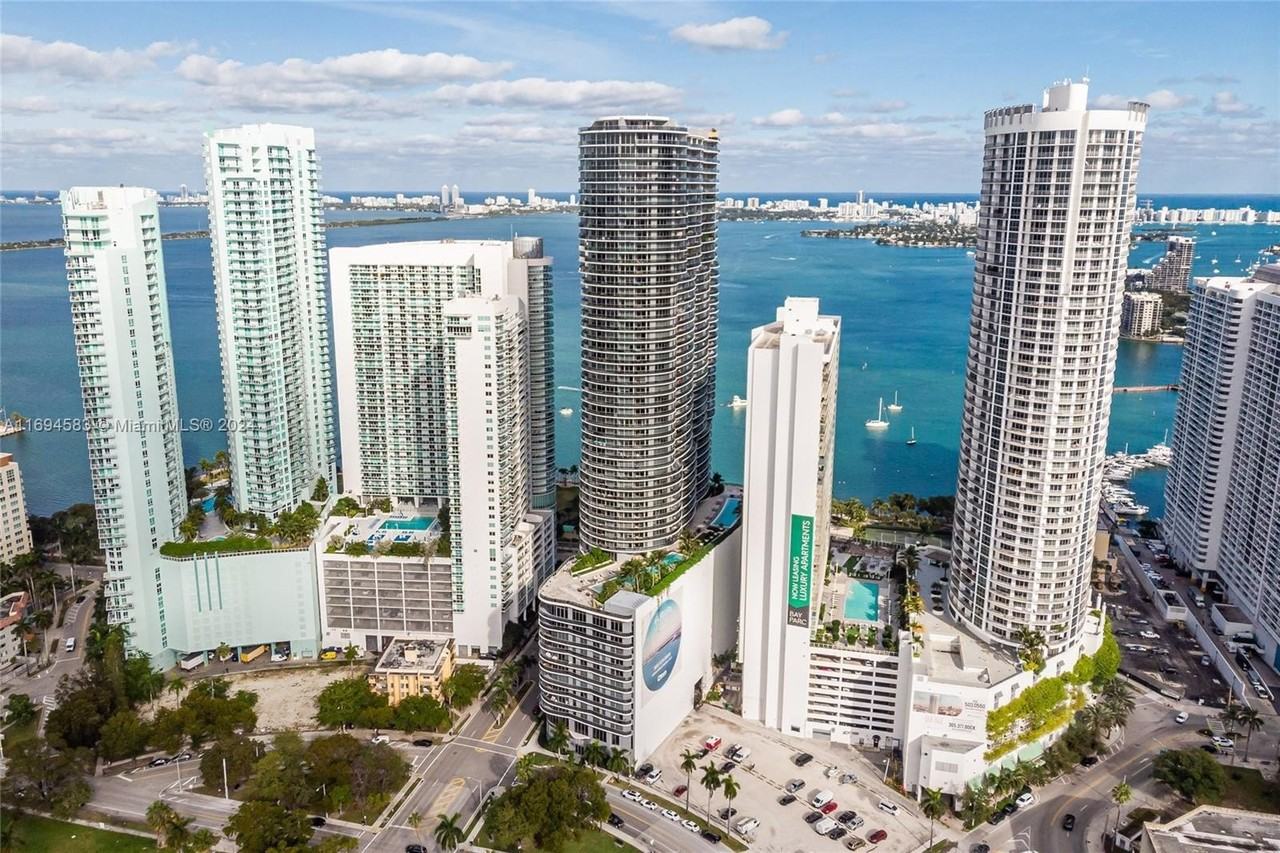 1750 N Bayshore Dr #5014 - Photo 4 of 40