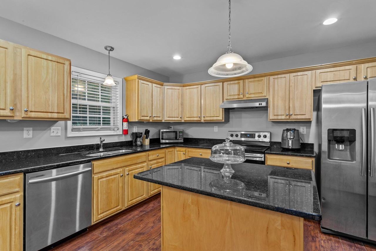 Warwick Rd - Photo 4 of 19