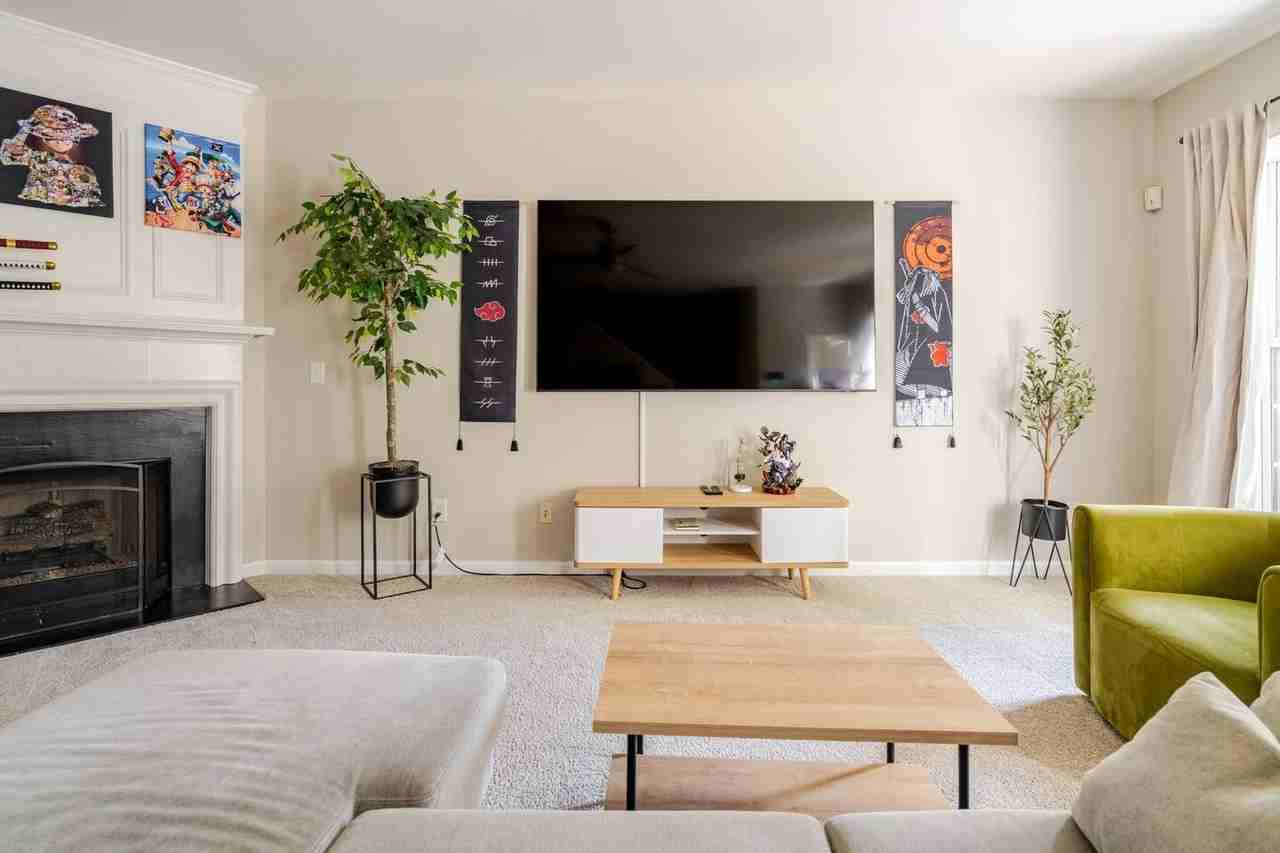 2371 Towneview Court Southeast - Photo 2 of 15