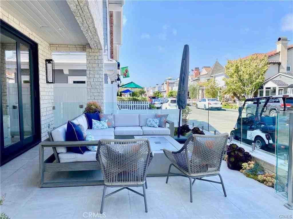 203 Sapphire Ave - Photo 2 of 26