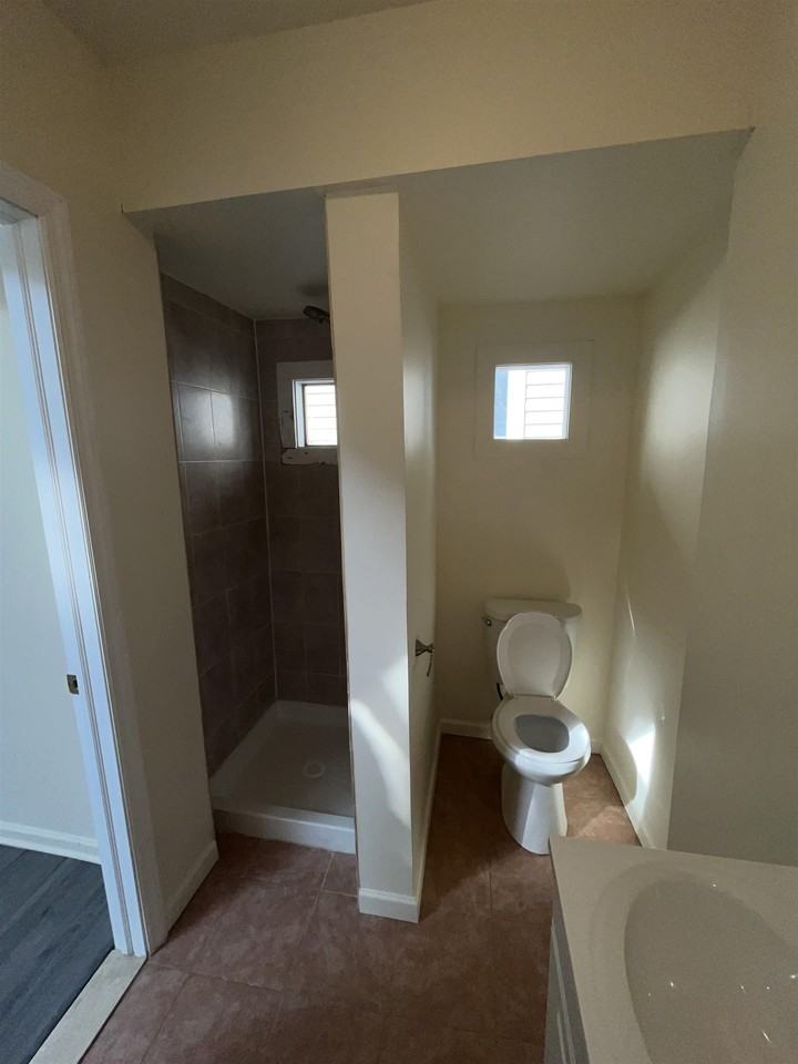 417 19th St Unit 4 - Photo 2 of 15