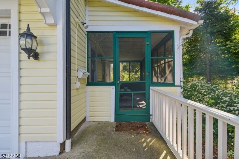 130 Runnymede Rd - Photo 2 of 14