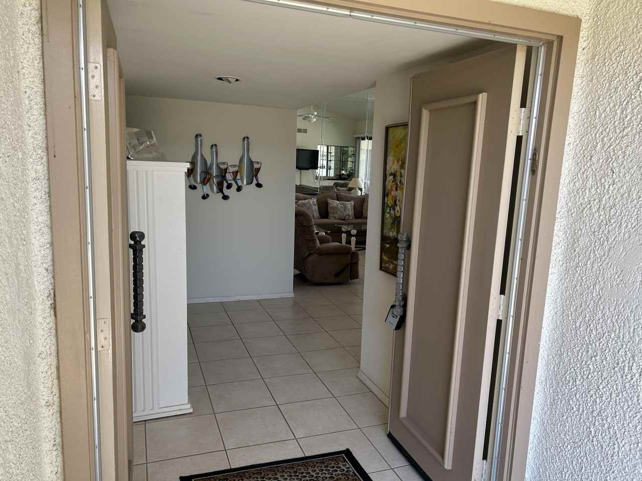 105 Durango Cir - Photo 3 of 20