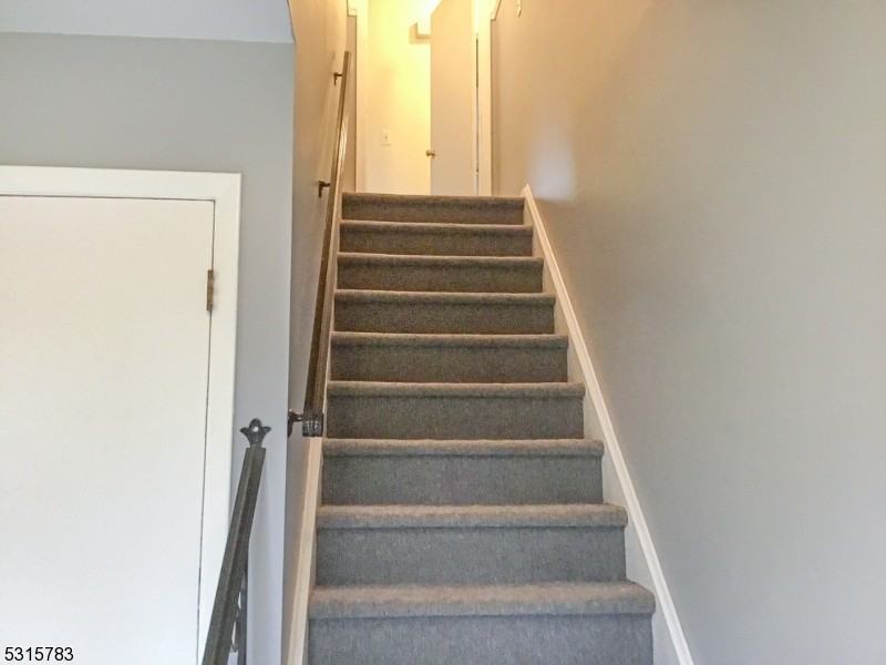 441 William St - Photo 2 of 18