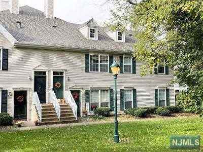 1035 Cumberland Ct - Photo 2 of 28