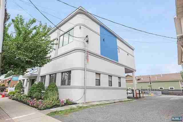 12-35 River Rd Unit 2b - Photo 3 of 14