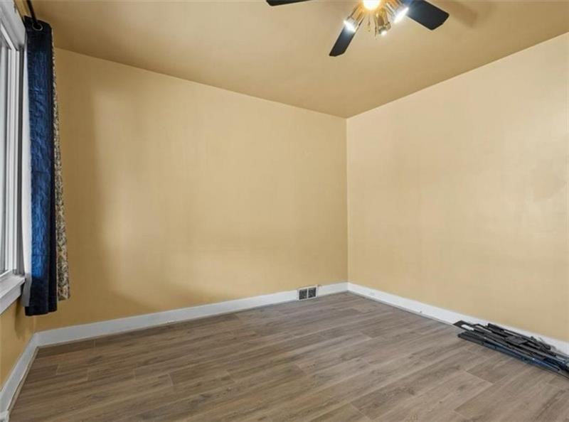 6926 Bishop St - Photo 3 of 9