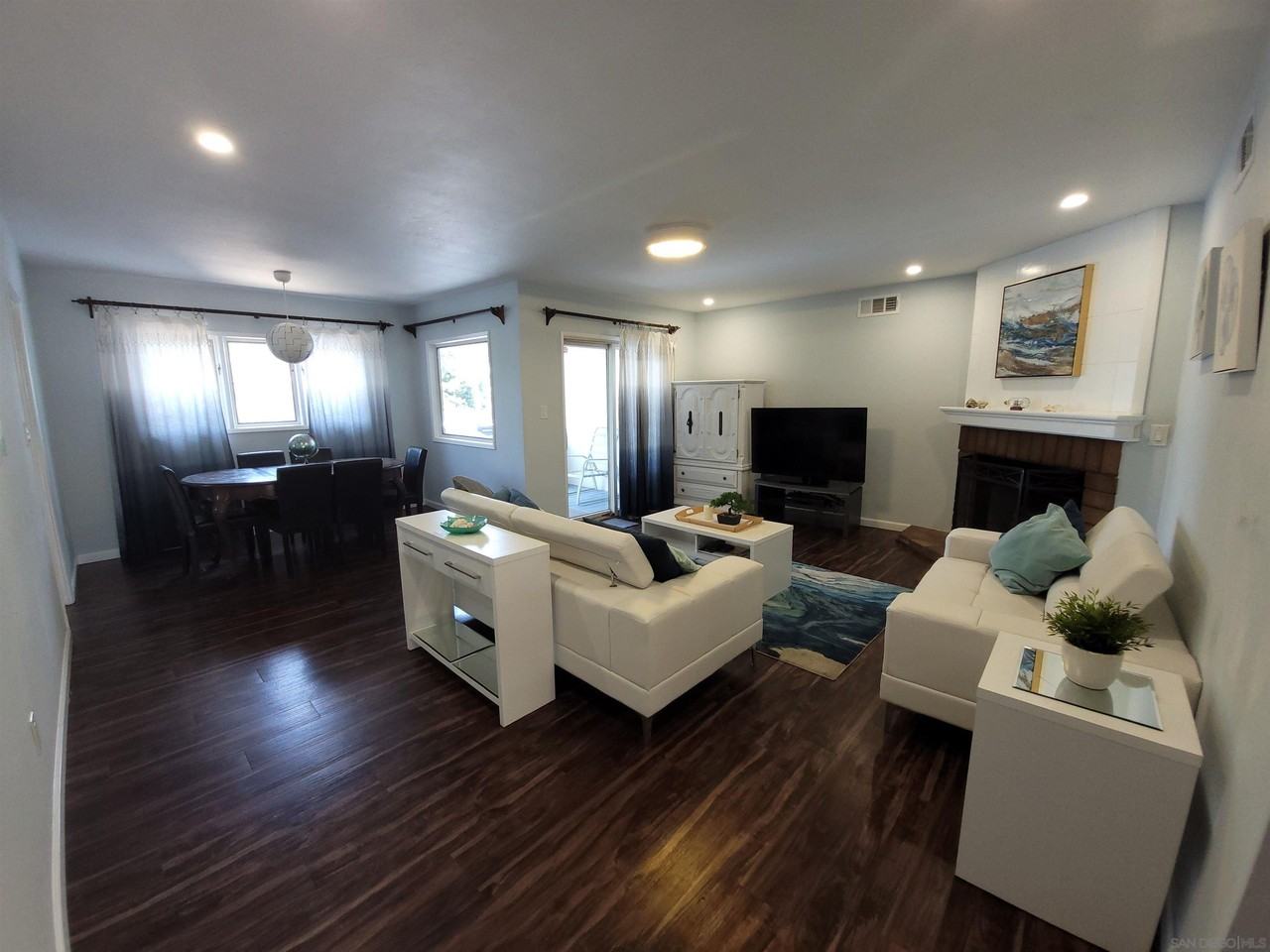 957 Tarento Dr - Photo 2 of 21