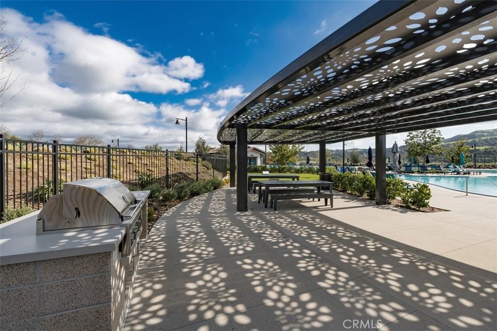 315 Hazel Dr - Photo 2 of 3