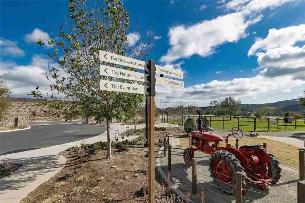 315 Hazel Dr - Photo 3 of 3