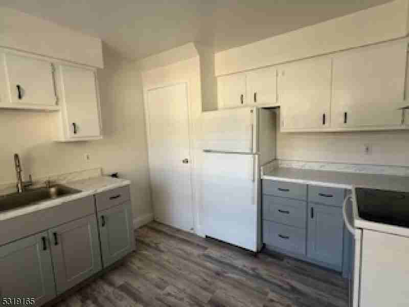 768 Springfield Ave - Photo 3 of 16