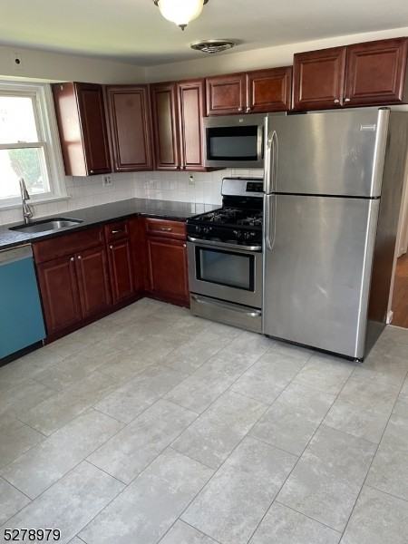 120 Campbell Ave - Photo 2 of 7