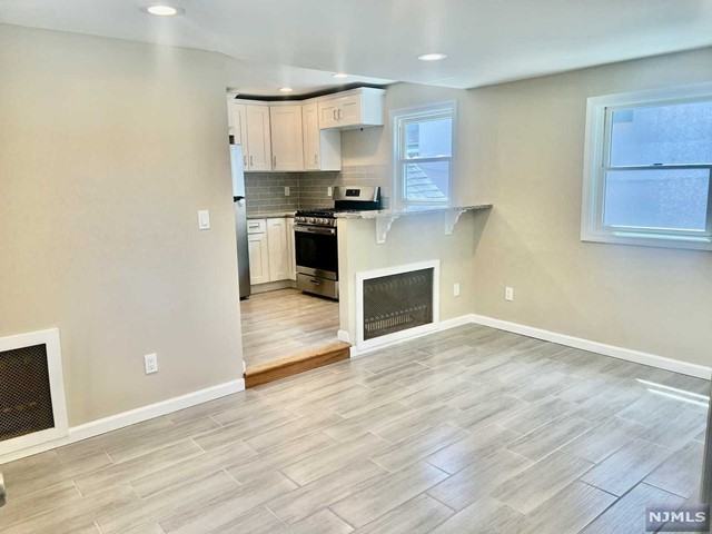 334 Totowa Rd - Photo 2 of 11
