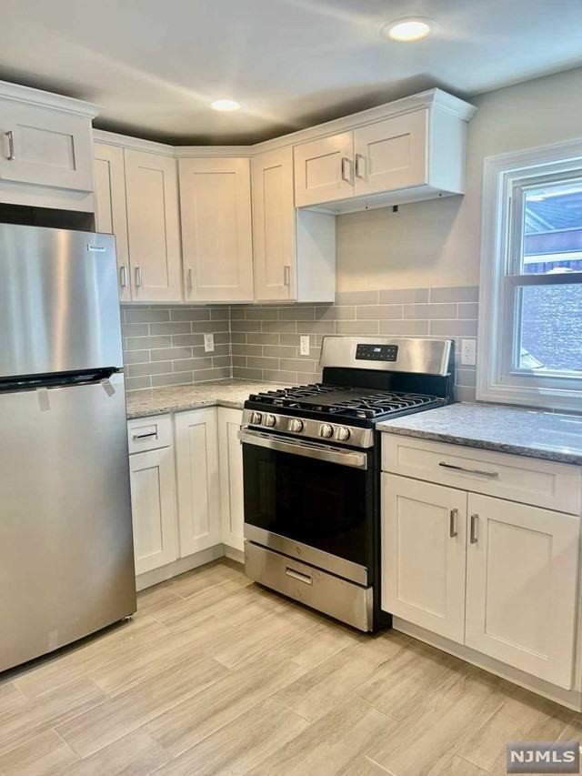 334 Totowa Rd - Photo 3 of 11
