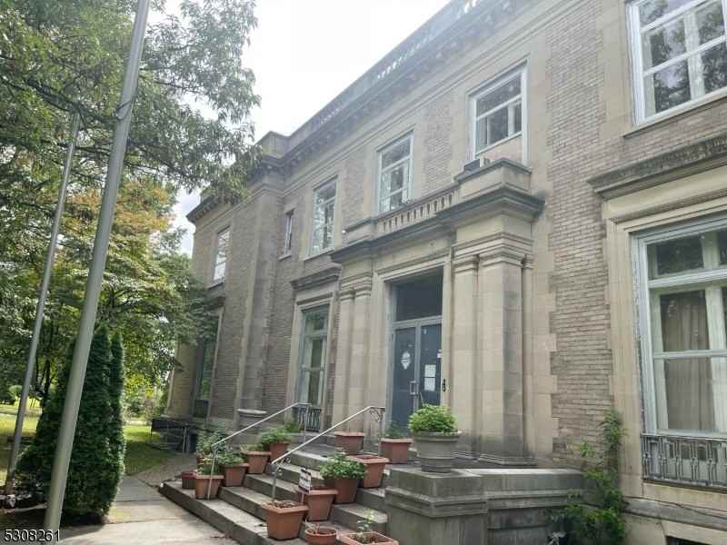 229 Ballantine Pkwy - Photo 3 of 3