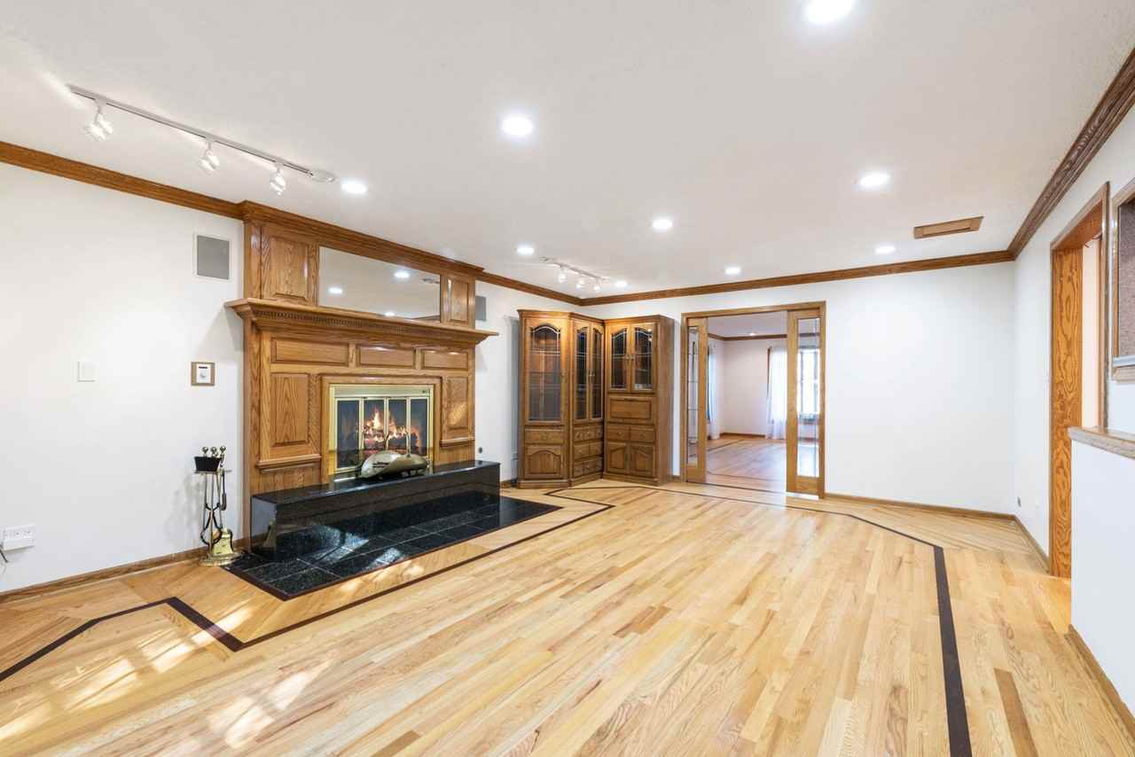 28 Cambridge Dr - Photo 2 of 26