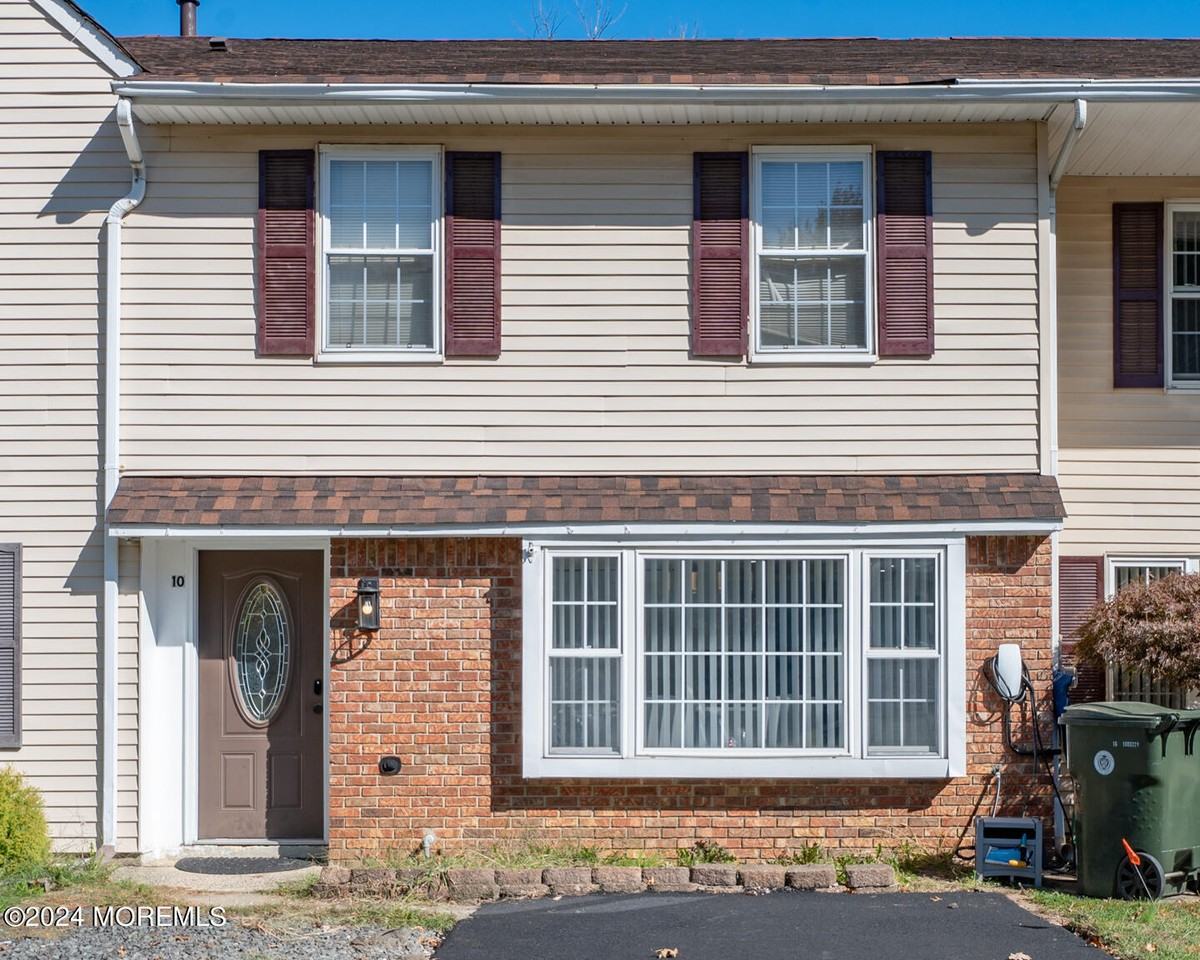 10 Fieldcrest Way - Photo 2 of 39