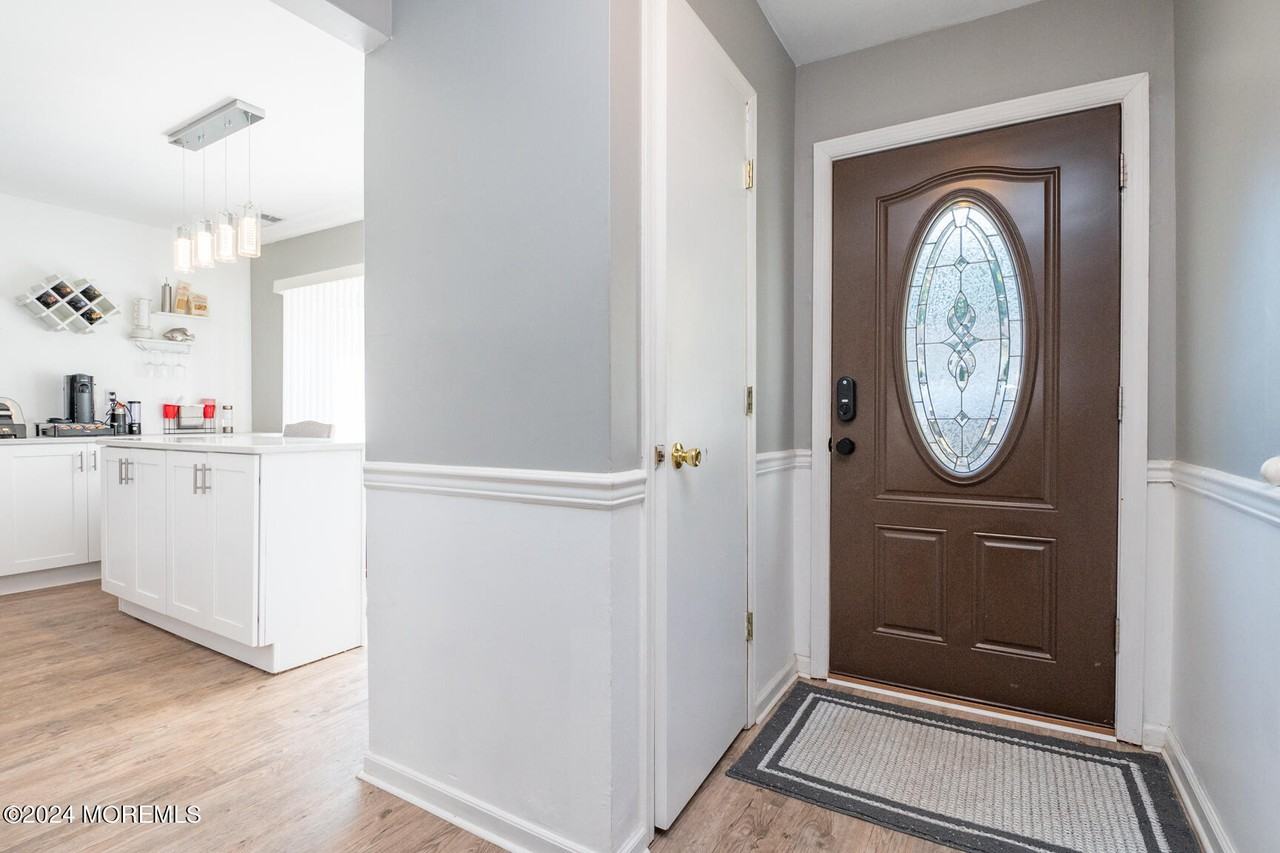 10 Fieldcrest Way - Photo 3 of 39