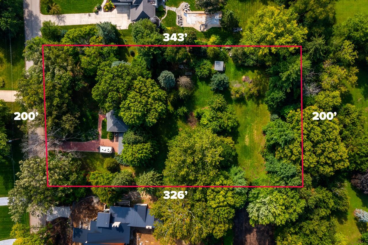 7S220 Green Acres Dr - Photo 3 of 36