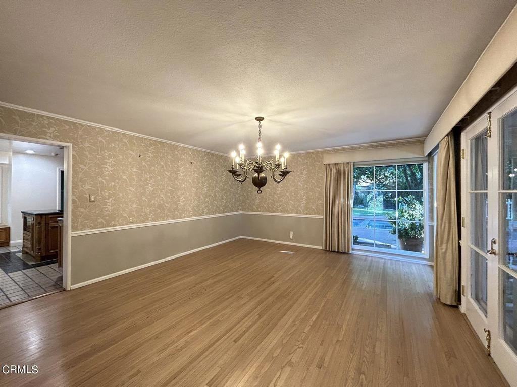 930 Regent Park Dr - Photo 3 of 18