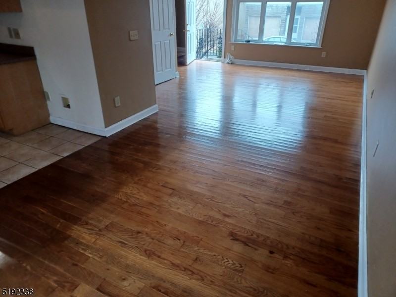 349 Carnegie Pl - Photo 3 of 9