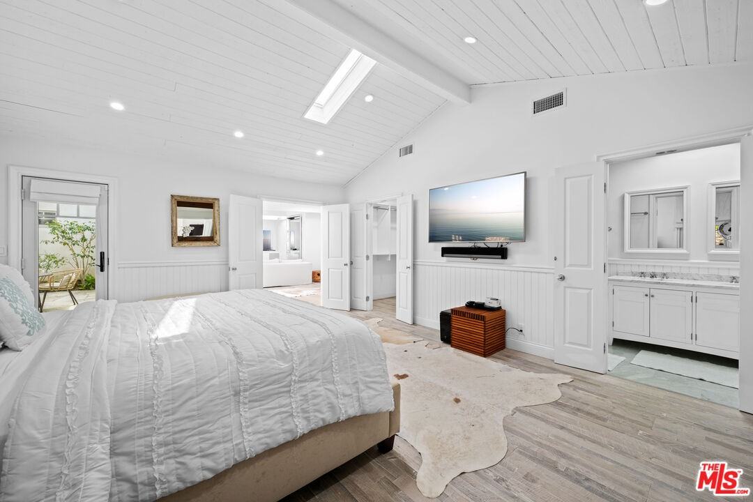 31755 Cottontail Ln - Photo 3 of 50