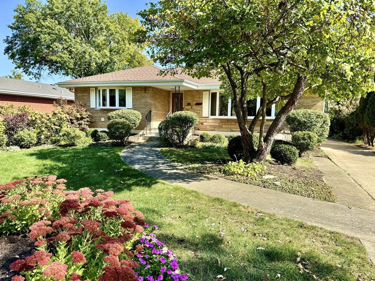 821 S Summit Ave - Photo 3 of 7