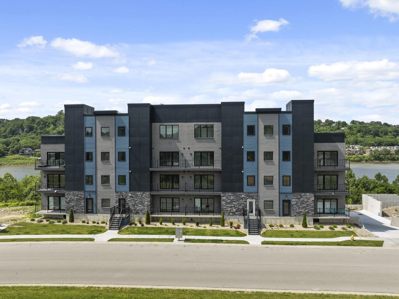 739 Manhattan Blvd Unit 302 - Photo 2 of 24