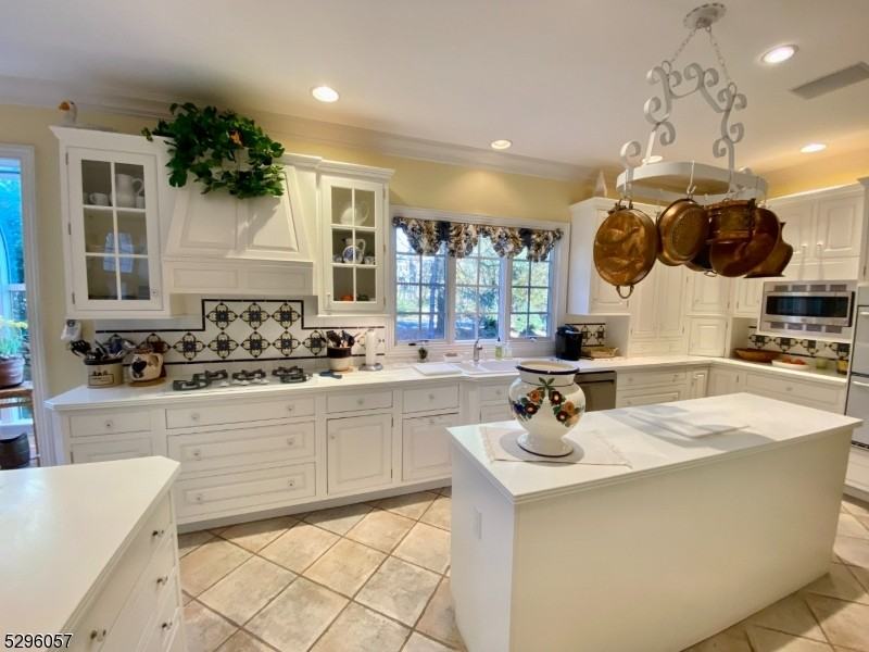 1 Hurlingham Club Rd - Photo 3 of 29