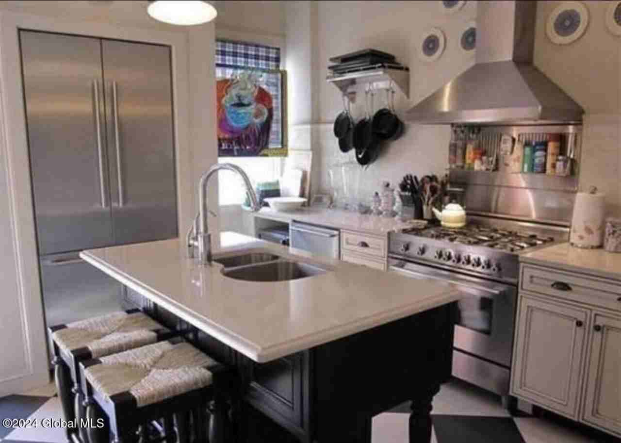 804 Madison Ave - Photo 3 of 19